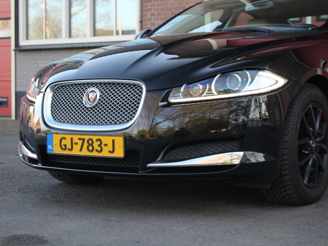 Jaguar XF