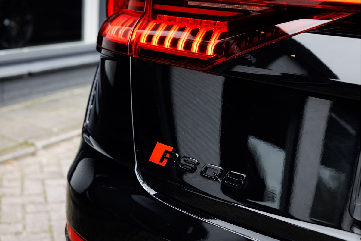 Audi RSQ8