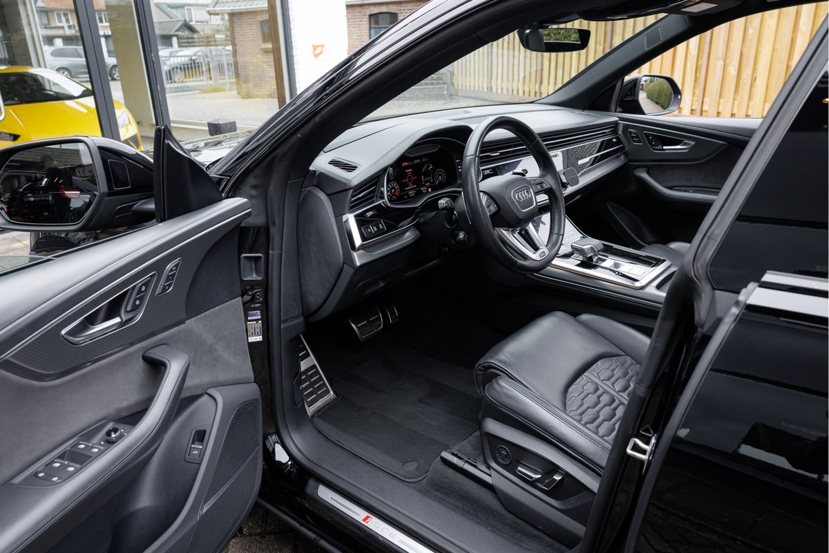 Audi RSQ8
