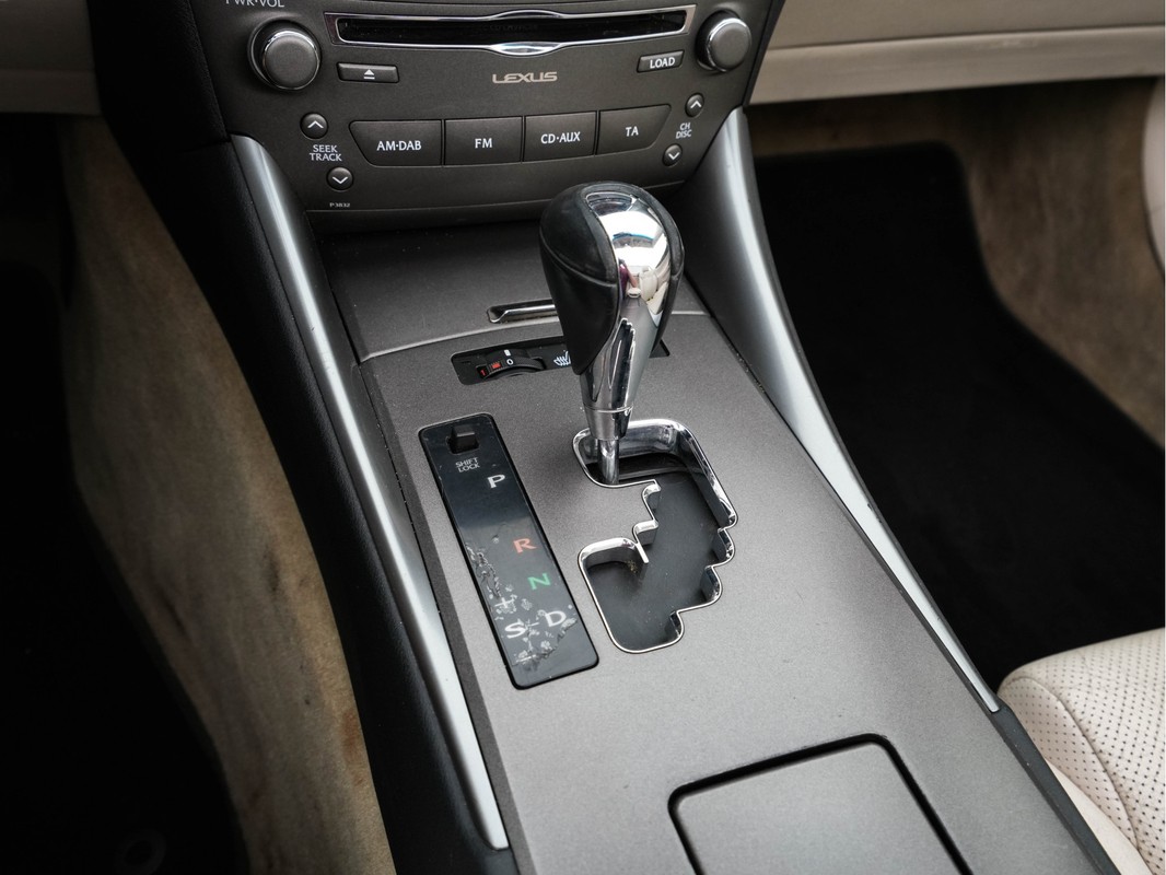 Lexus IS