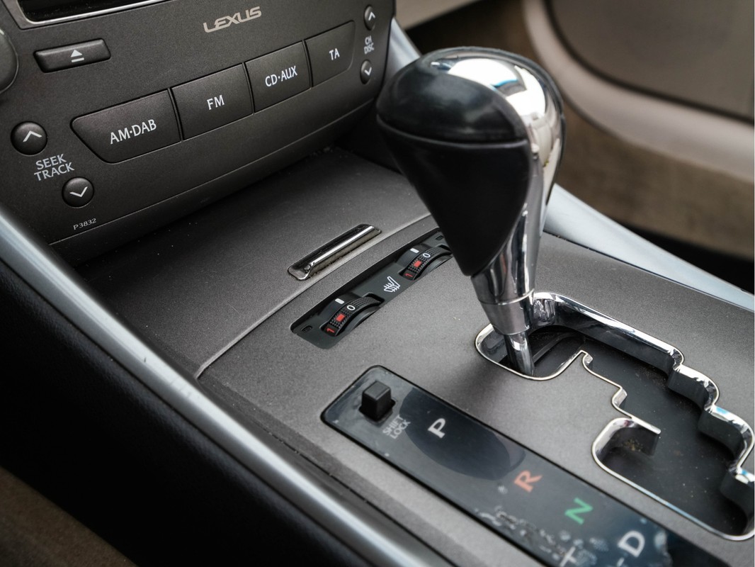 Lexus IS