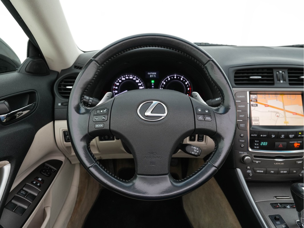 Lexus IS