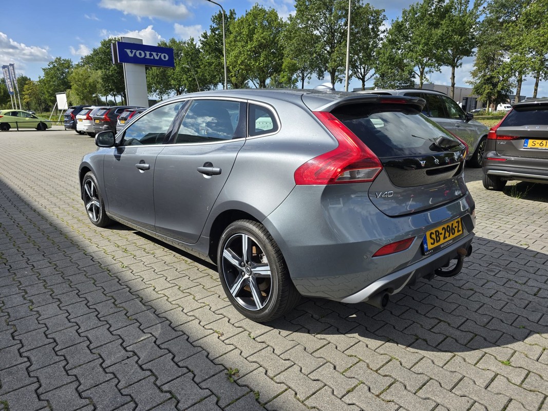 Volvo V40