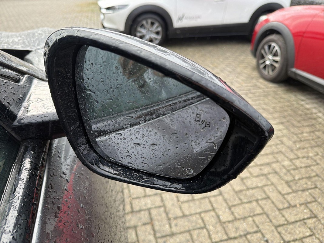 Mazda CX-6e
