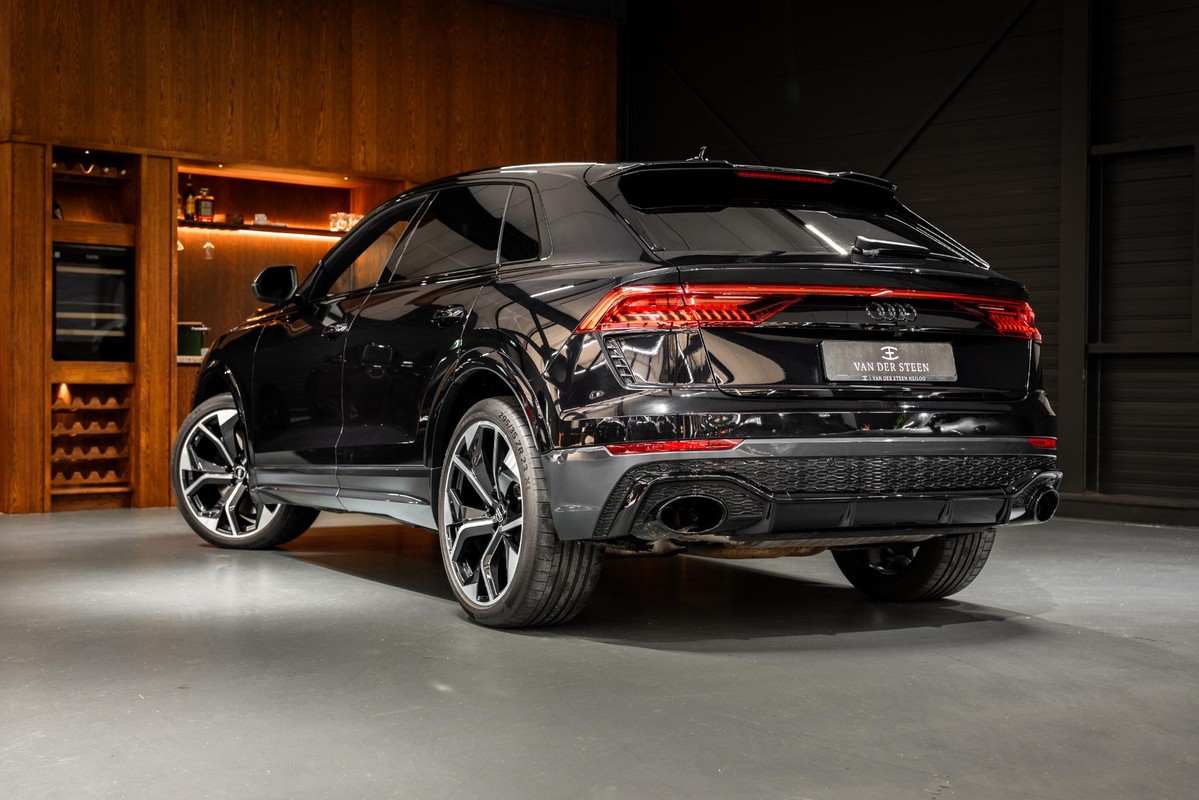 Audi RSQ8
