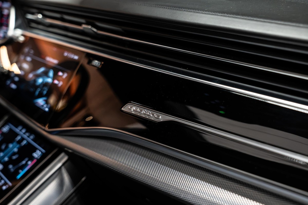 Audi RSQ8