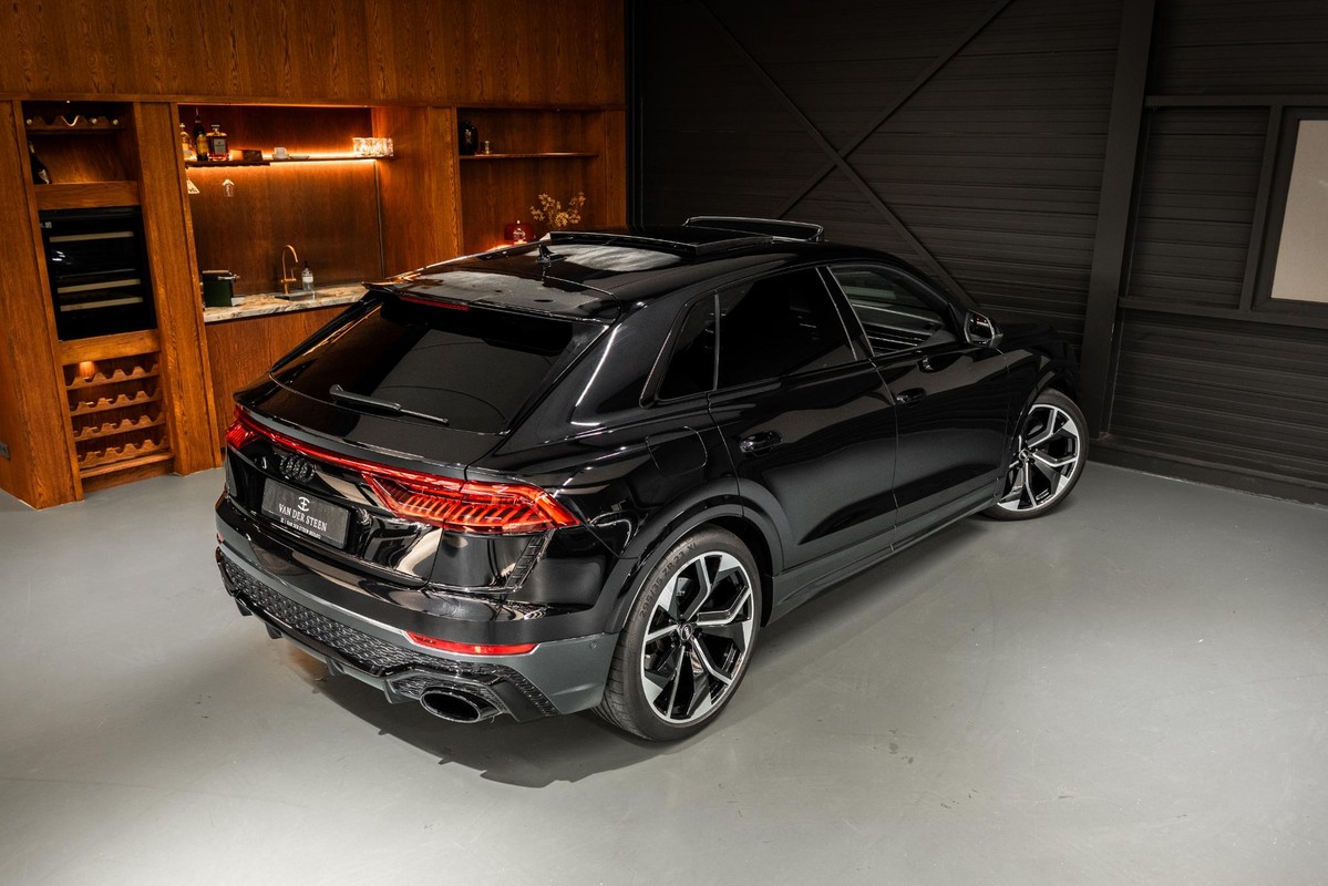 Audi RSQ8