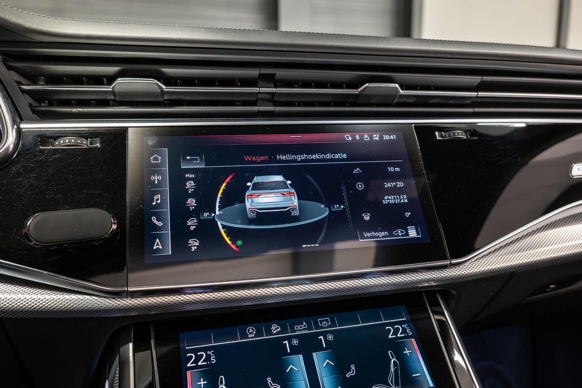 Audi RSQ8