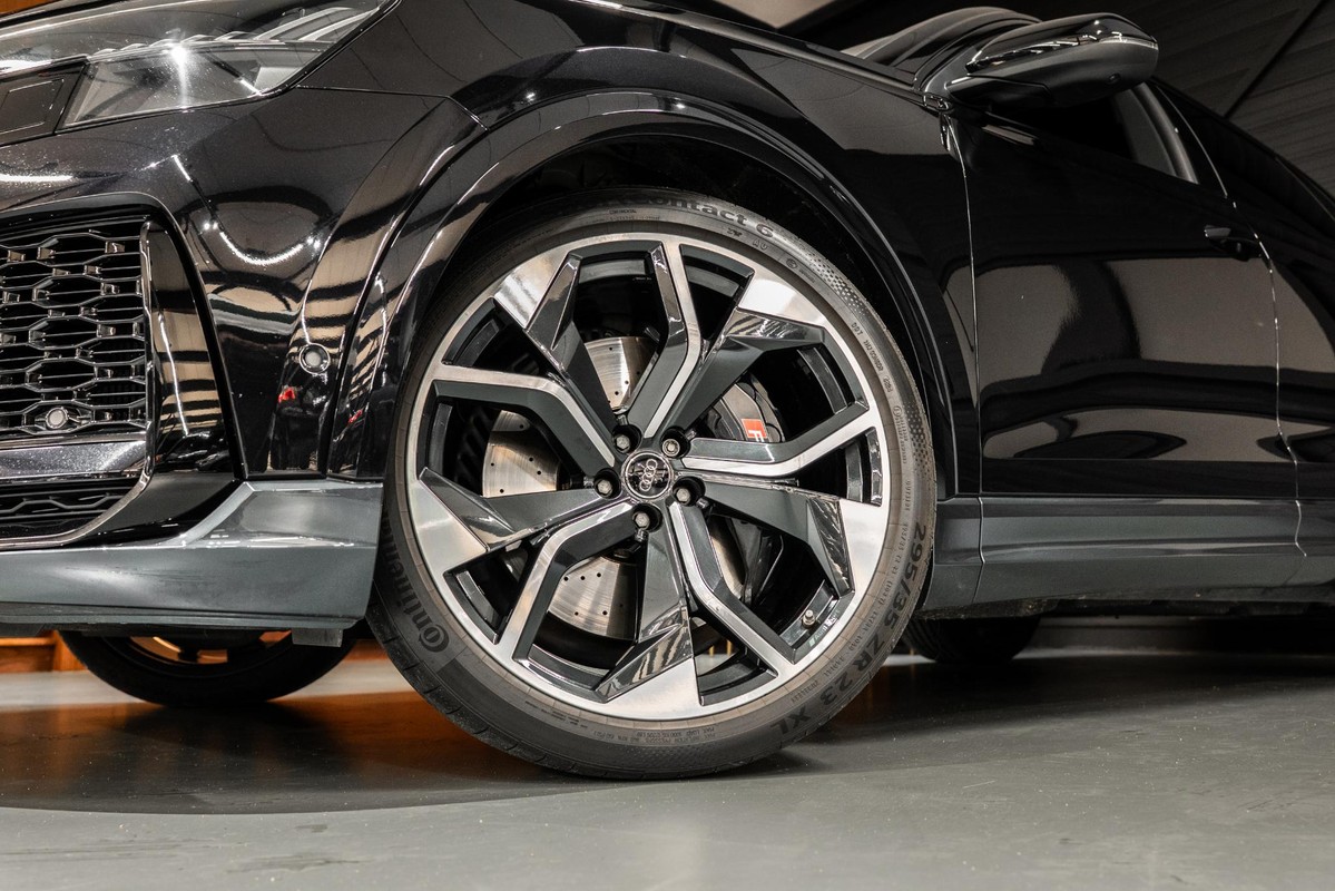 Audi RSQ8