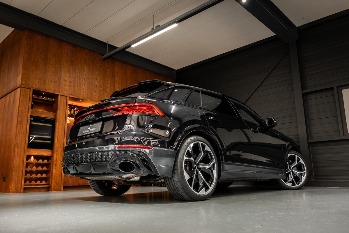 Audi RSQ8