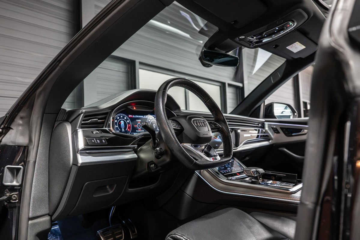 Audi RSQ8