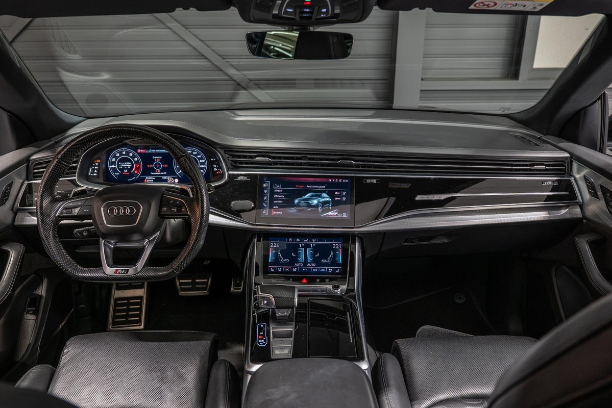 Audi RSQ8