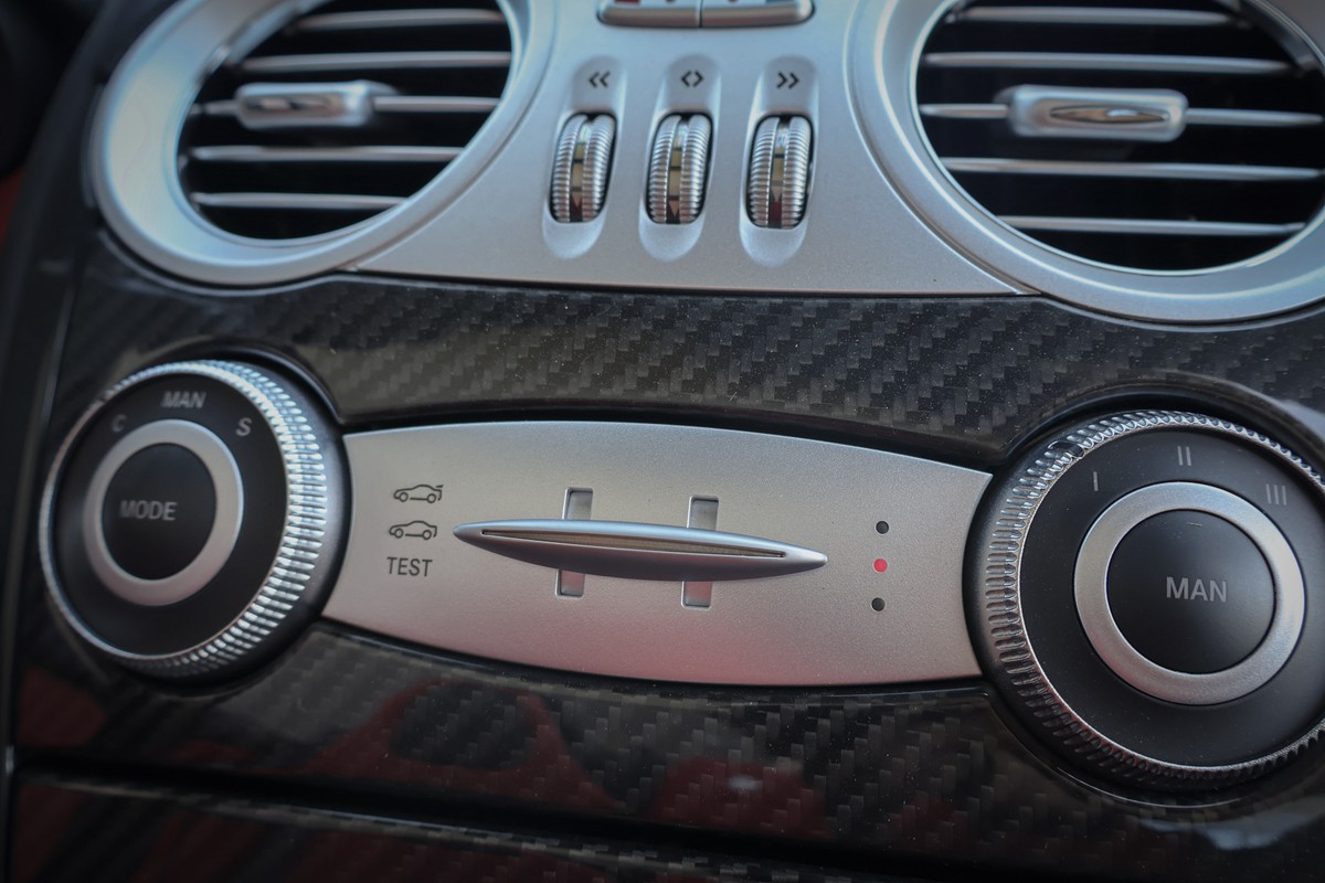 Mercedes-Benz SLR