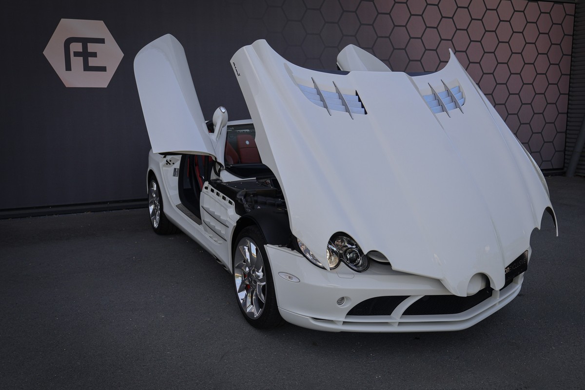 Mercedes-Benz SLR