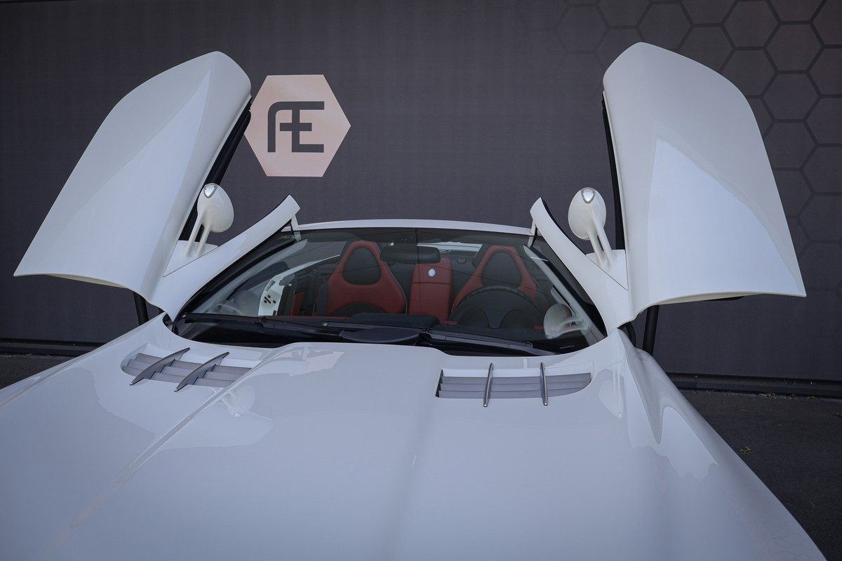 Mercedes-Benz SLR