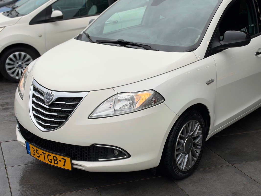 Lancia Ypsilon