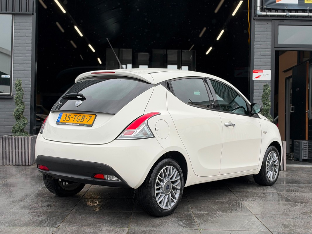 Lancia Ypsilon