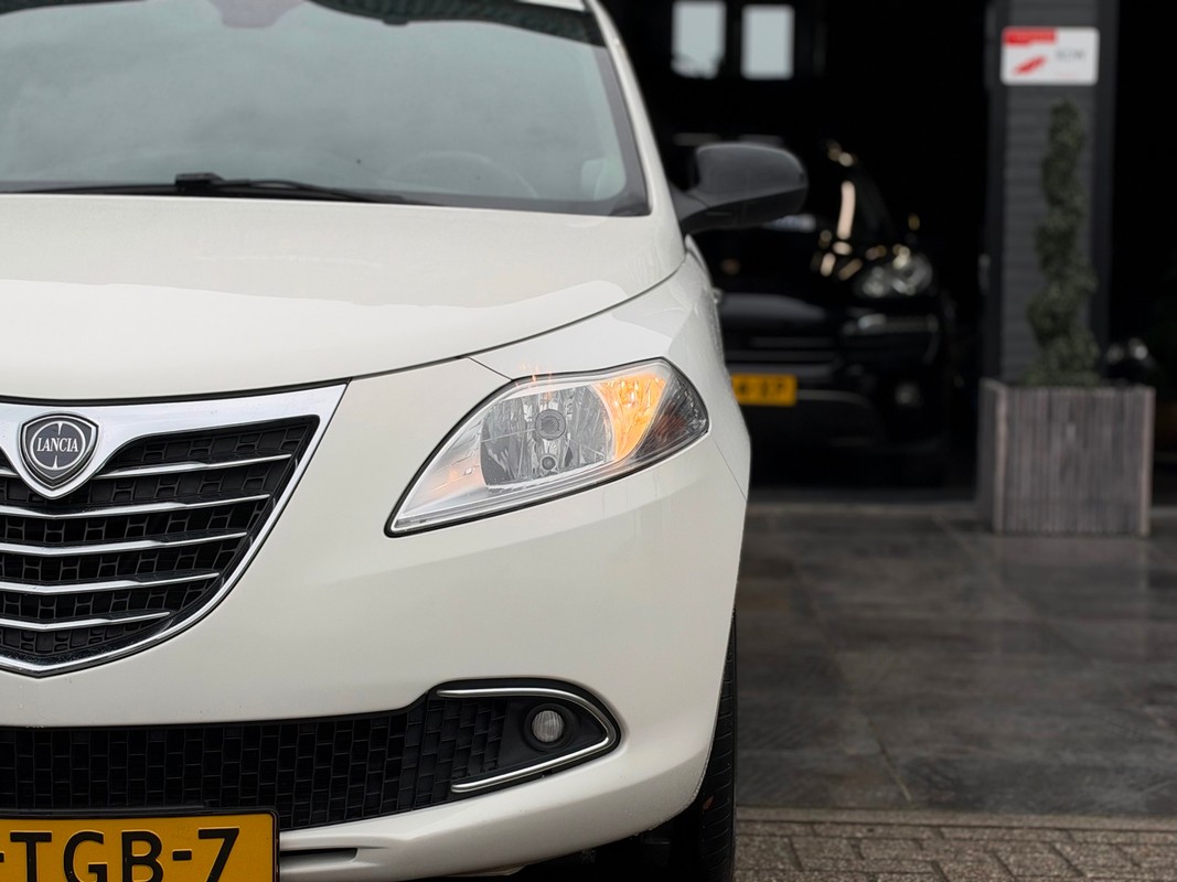 Lancia Ypsilon