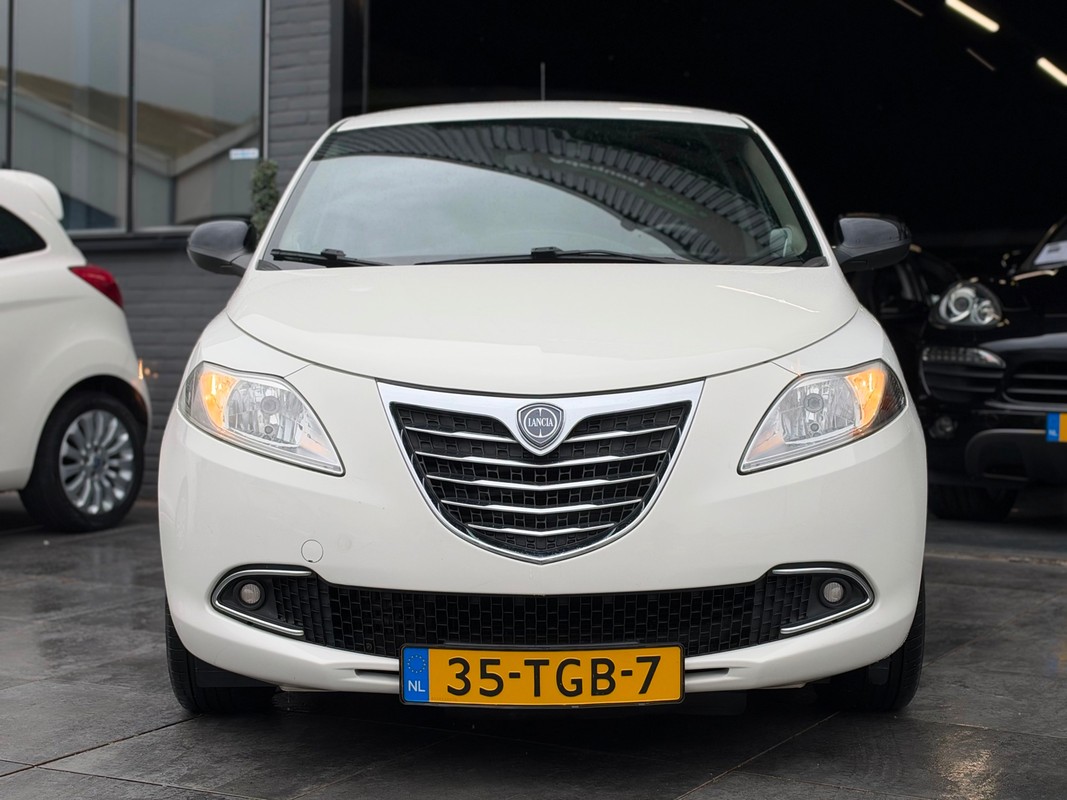 Lancia Ypsilon