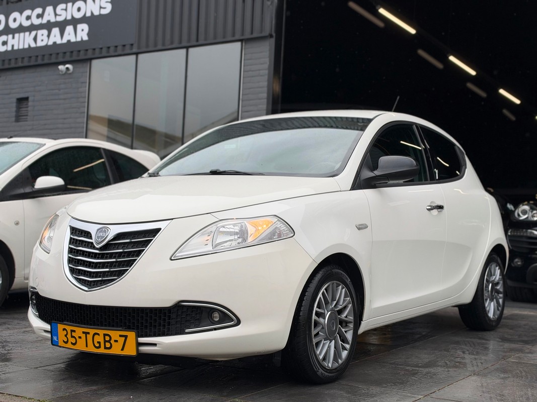 Lancia Ypsilon