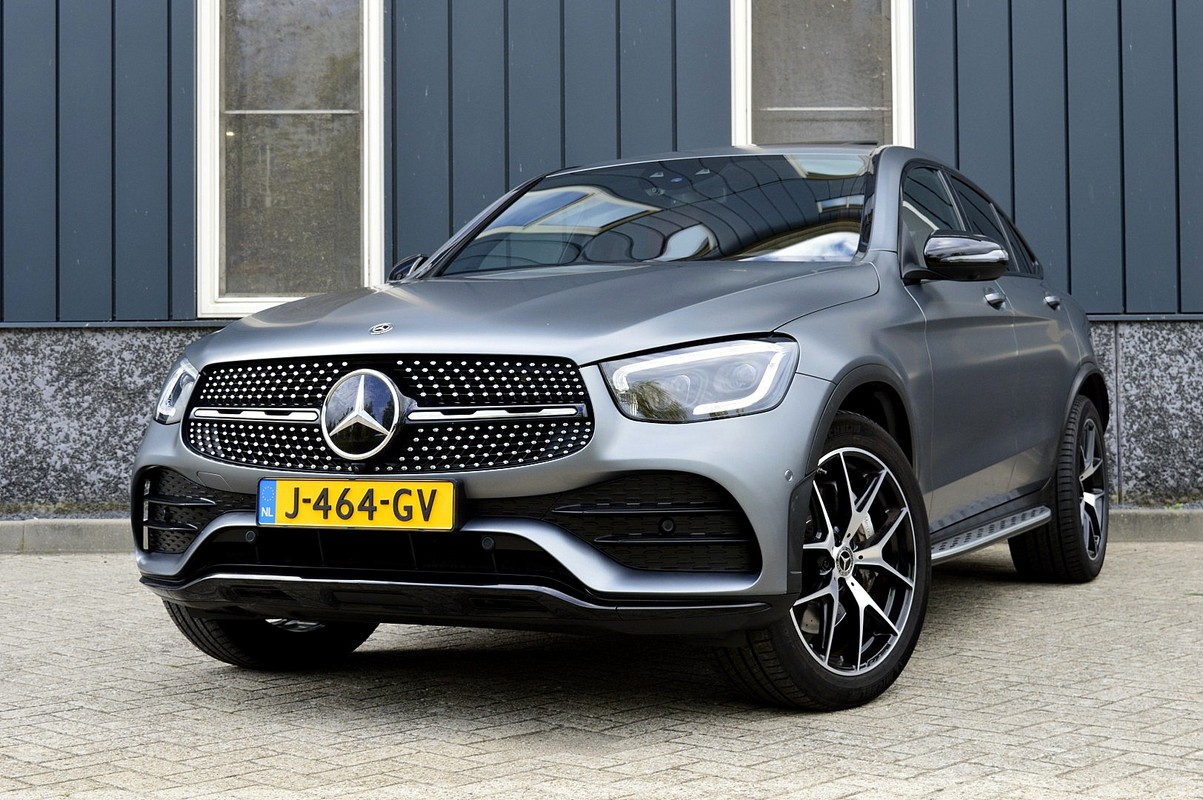 Mercedes-Benz-GLC-Coupé 200 AMG-Line Premium Plus | Lease One en Lenen op Maat maken het mogelijk!