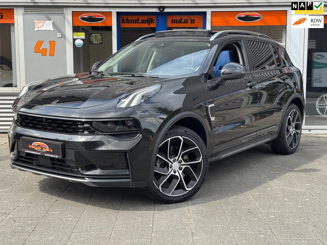 Lynk en Co-01-1.5 Plug-IN All BLACK Panorama CarPlay Infinity Camera | Lease One en Lenen op Maat maken het mogelijk!