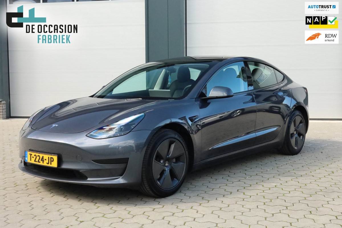 Tesla-Model 3-Standard RWD Plus 60 kWh Elektr. achterklep Ryzen | Lease One en Lenen op Maat maken het mogelijk! Tesla-Model 3-Standard RWD Plus 60 kWh Elektr. achterklep Ryzen | Lease One en Lenen op Maat maken het mogelijk!
