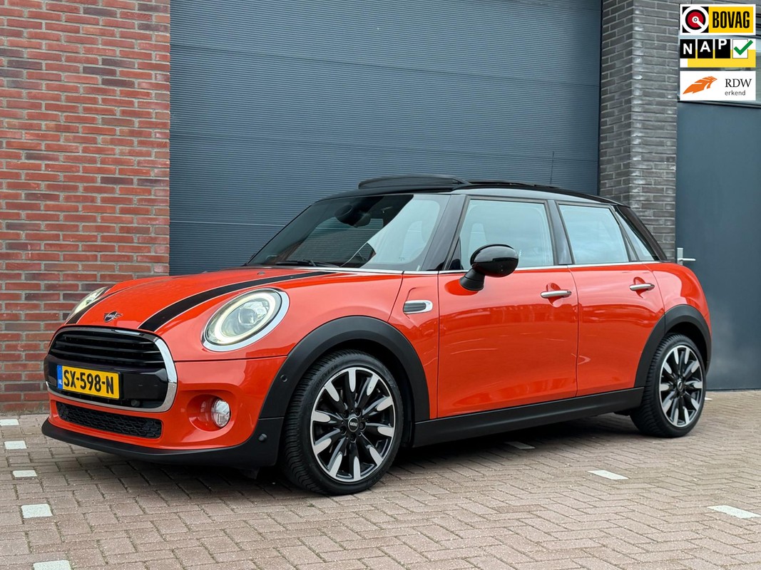 MINI-Cooper-1.5 Chili | Panoramadak | Harman & Kardon | Apple CarPlay | Lease One en Lenen op Maat maken het mogelijk! MINI-Cooper-1.5 Chili | Panoramadak | Harman & Kardon | Apple CarPlay | Lease One en Lenen op Maat maken het mogelijk!
