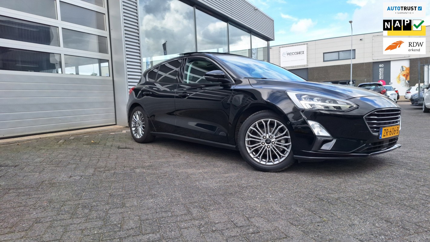Ford-Focus-1.0 EcoBoost Titanium/Panorama Dak*17 Inch*Camera*Nav*Pdc*61 Dkm*Nl Auto*Enz | Lease One en Lenen op Maat maken het mogelijk!