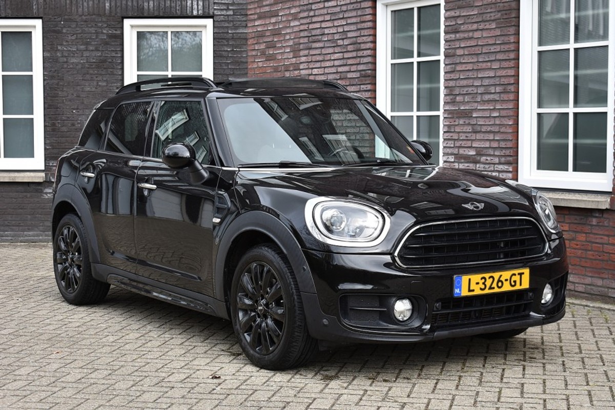 MINI-Countryman-Mini 1.5 Cooper Chili/Panodak/stoelverwarming Wij zijn op afspraak geopend! Graag bellen voor uw komst. | Lease One en Lenen op Maat maken het mogelijk!