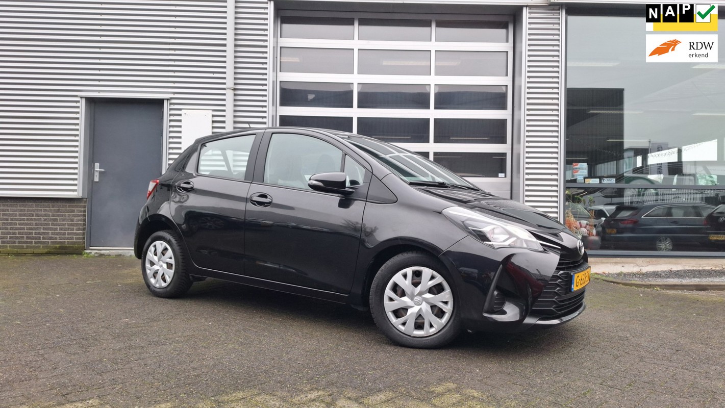 Toyota-Yaris-1.5 VVT-i Active | Lease One en Lenen op Maat maken het mogelijk!