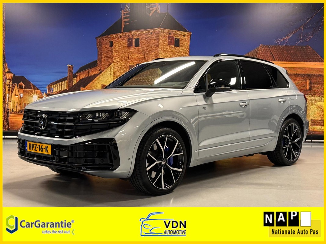 Volkswagen-Touareg-3.0 TSi eHybrid 4Motion R-Line Aut Full Options | Lease One en Lenen op Maat maken het mogelijk!