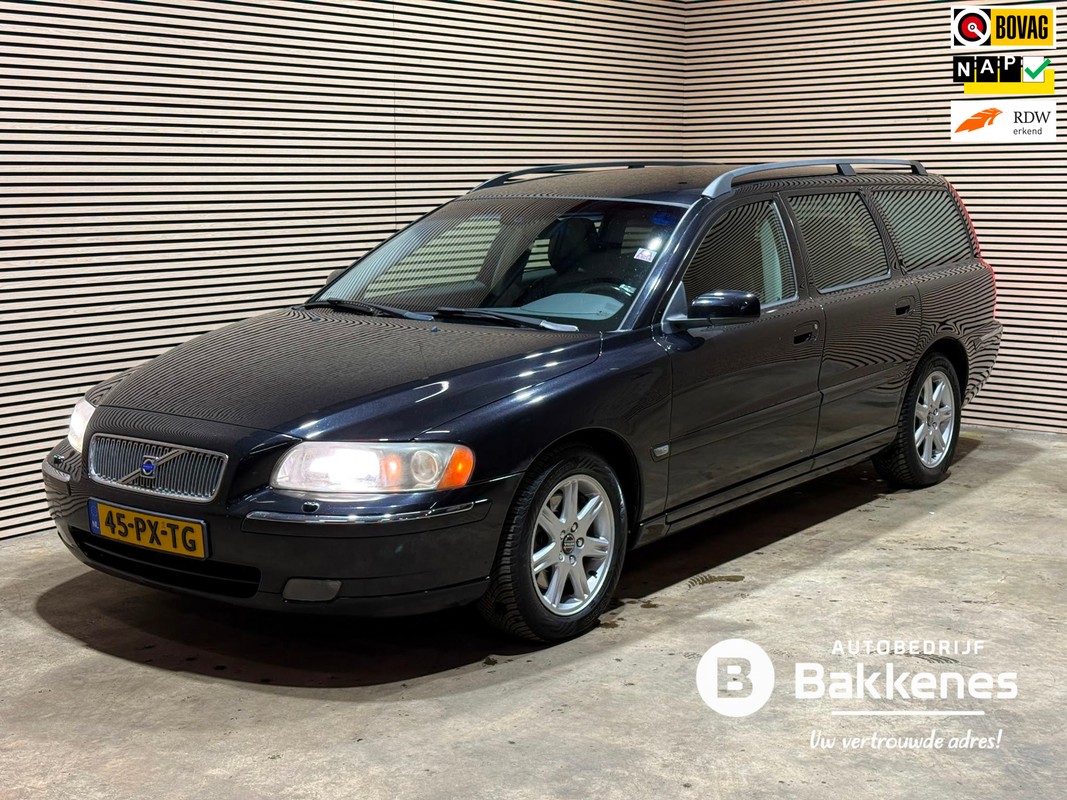 Volvo-V70-2.5T Summum | Leder | Automaat | Trekhaak | Vol onderhoud | Lease One en Lenen op Maat maken het mogelijk!