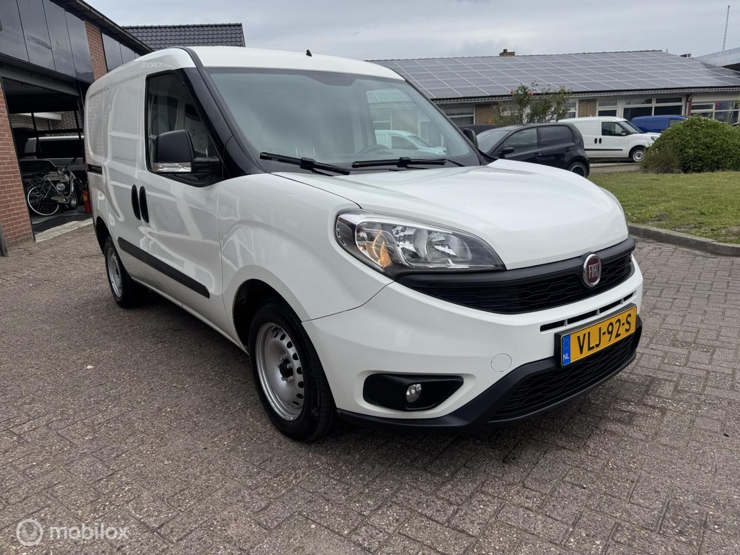 Fiat-Doblò-Cargo 1.6 MJ L1H1 | Lease One en Lenen op Maat maken het mogelijk! Fiat-Doblò-Cargo 1.6 MJ L1H1 | Lease One en Lenen op Maat maken het mogelijk!