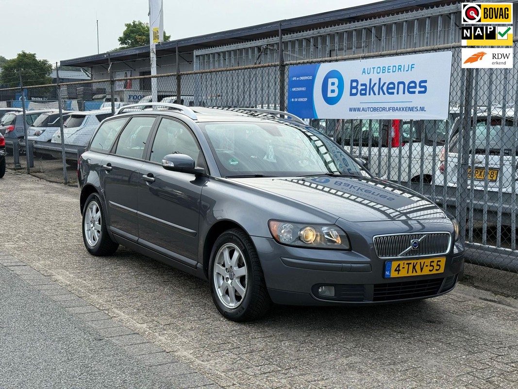 Volvo-V50-2.0 | Airco | Cruise | Trekhaak | Dakje | Lease One en Lenen op Maat maken het mogelijk!