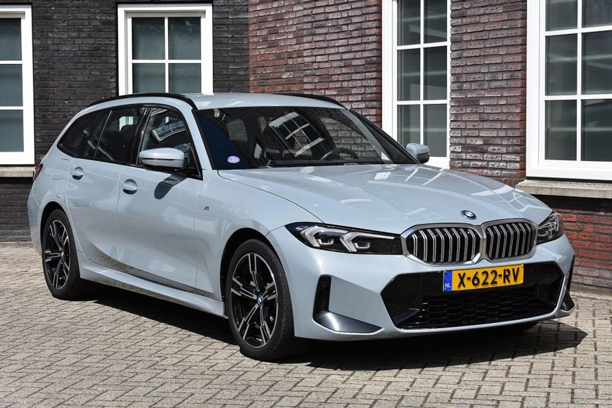 BMW-3 Serie-320 320e Touring M Sport/ Leer Alcantara/Trekhaak electr. Wij zijn op afspraak geopend! Graag bellen voor uw komst. | Lease One en Lenen op Maat maken het mogelijk! BMW-3 Serie-320 320e Touring M Sport/ Leer Alcantara/Trekhaak electr. Wij zijn op afspraak geopend! Graag bellen voor uw komst. | Lease One en Lenen op Maat maken het mogelijk!