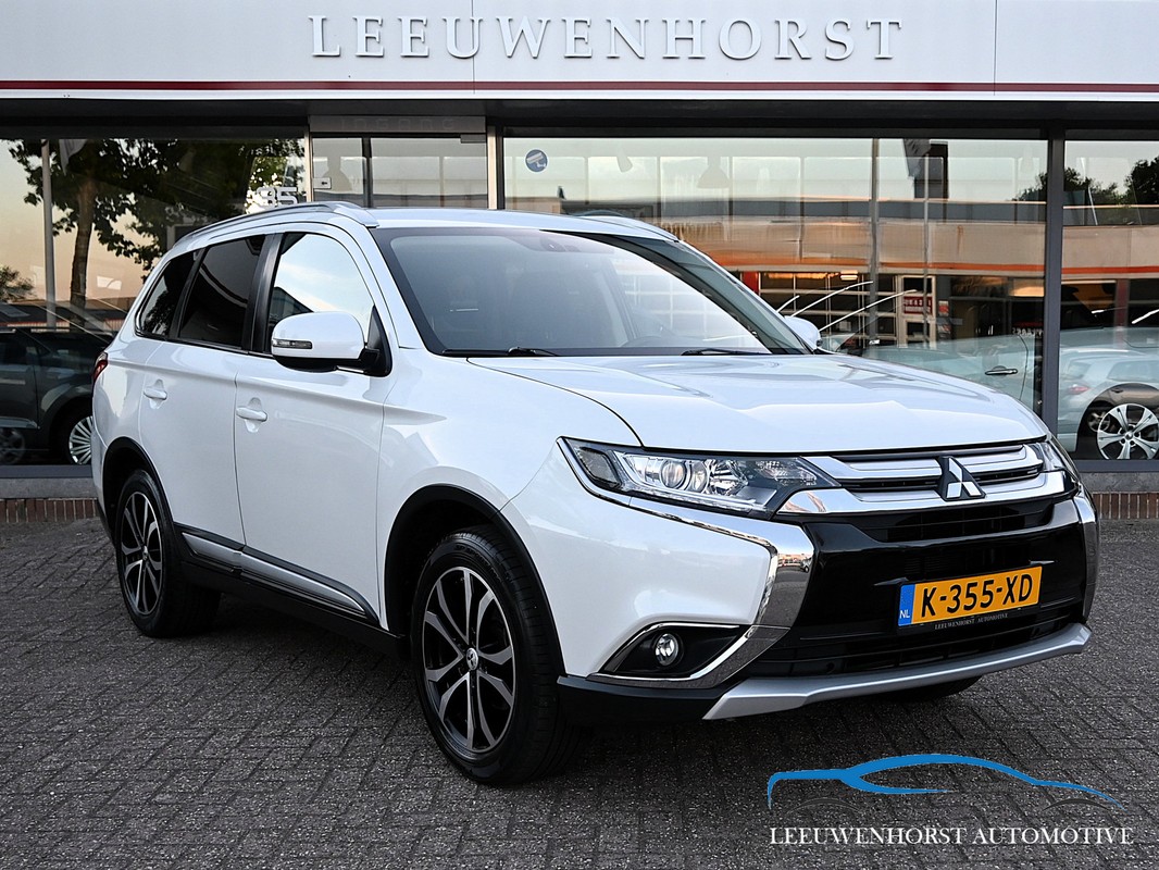 Mitsubishi-Outlander-2.0 benzine, | Lease One en Lenen op Maat maken het mogelijk!