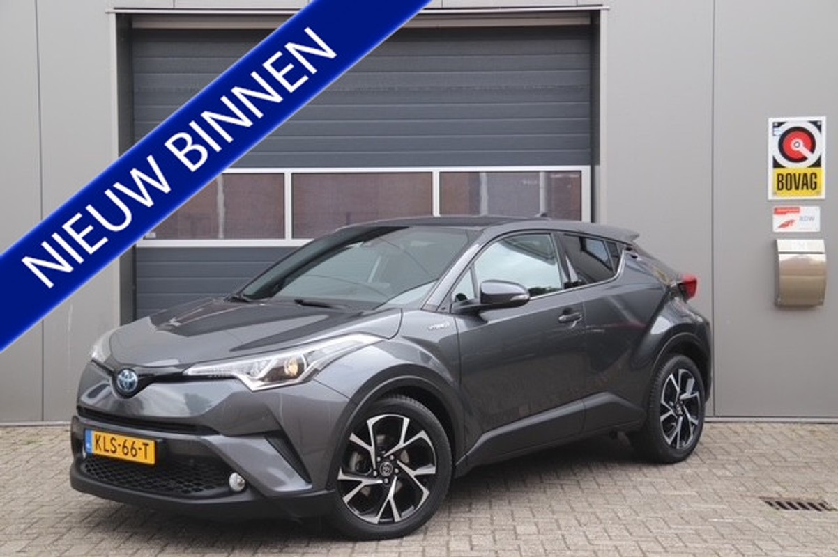 Toyota-C-HR-1.8 Hybrid Dynamic, Stoelverwarming, Camera, Cruise, Navi | Lease One en Lenen op Maat maken het mogelijk!