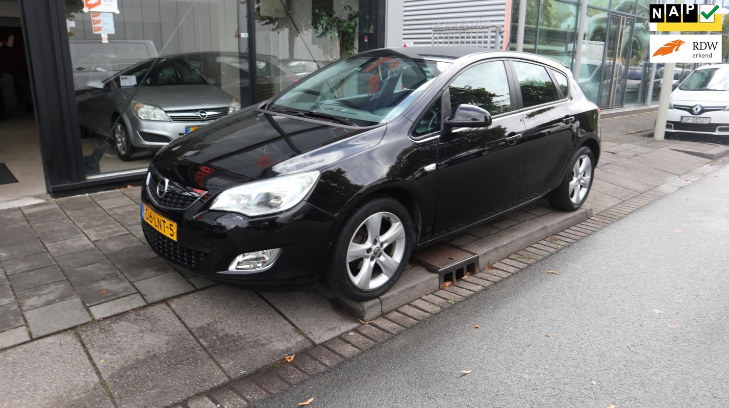 Opel-Astra-1.4 Turbo Edition GOEDONDERHOUDEN | Lease One en Lenen op Maat maken het mogelijk!