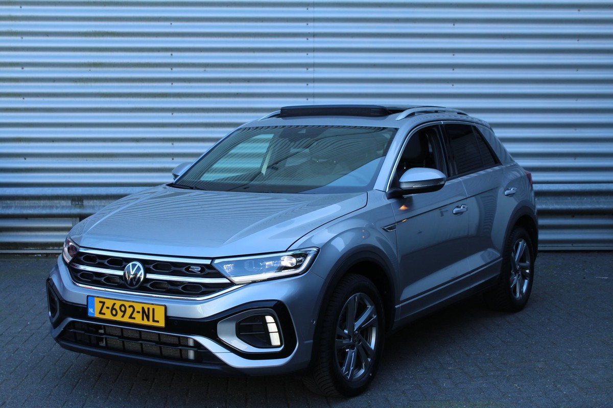 Volkswagen-T-Roc-1.5 TSI 150pk R-Line DSG7 Panoramadak | Lease One en Lenen op Maat maken het mogelijk!