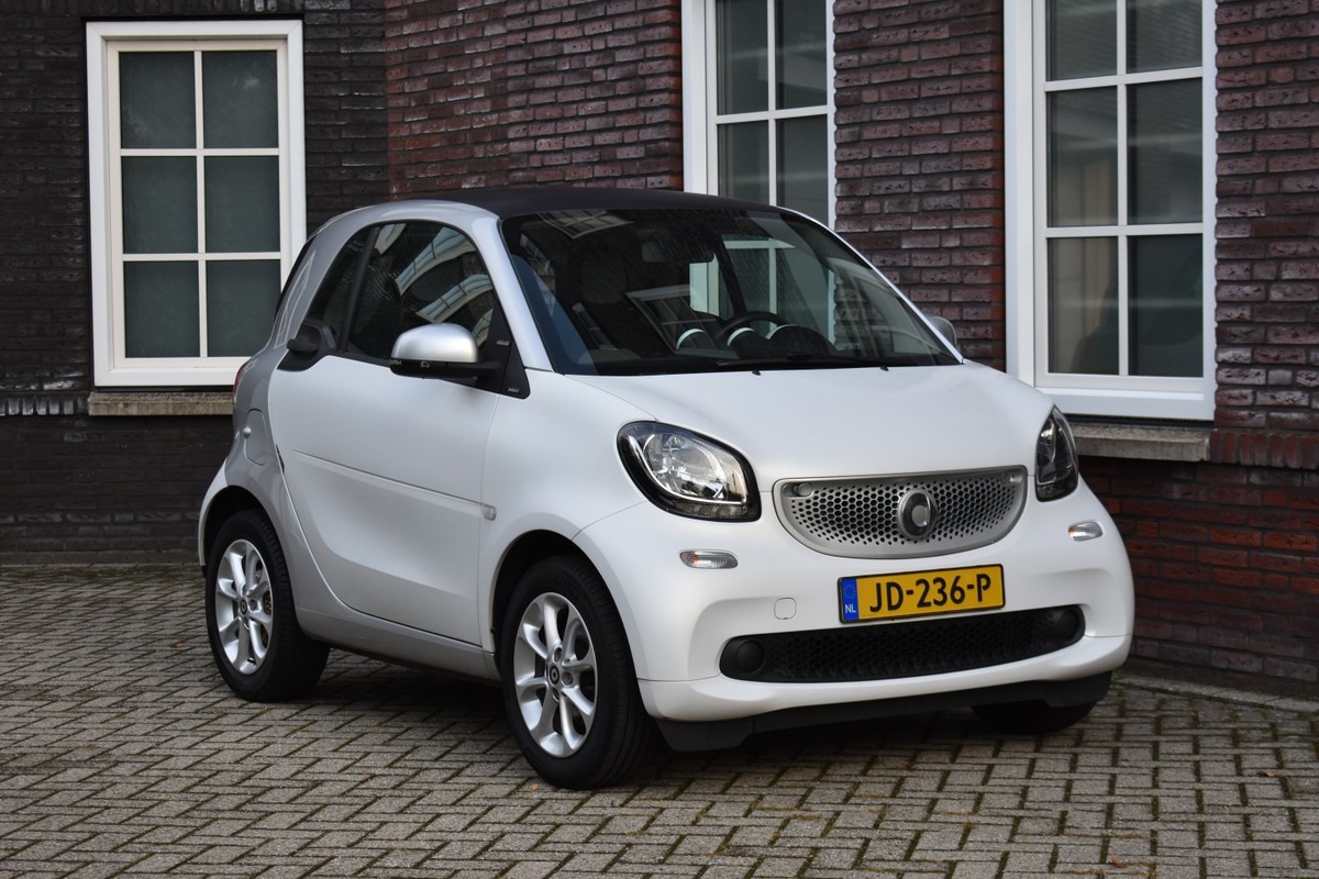 smart-Fortwo-Wij zijn op afspraak geopend! Graag bellen voor uw komst. | Lease One en Lenen op Maat maken het mogelijk!