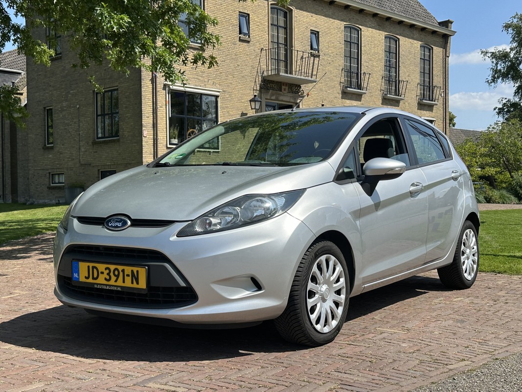 Ford-Fiesta-1.25 Ghia | Lease One en Lenen op Maat maken het mogelijk!