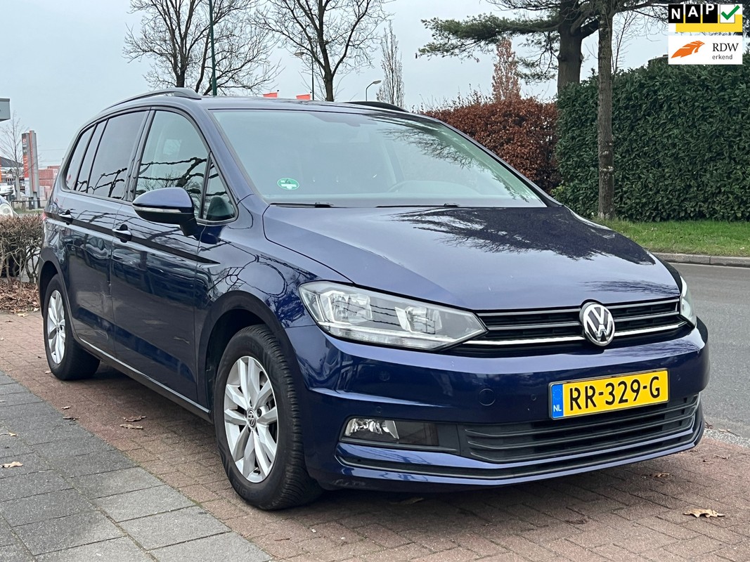 Volkswagen-Touran-1.6 TDI - 7pers. *Comfort & Ruimte | 2018 | Lease One en Lenen op Maat maken het mogelijk!