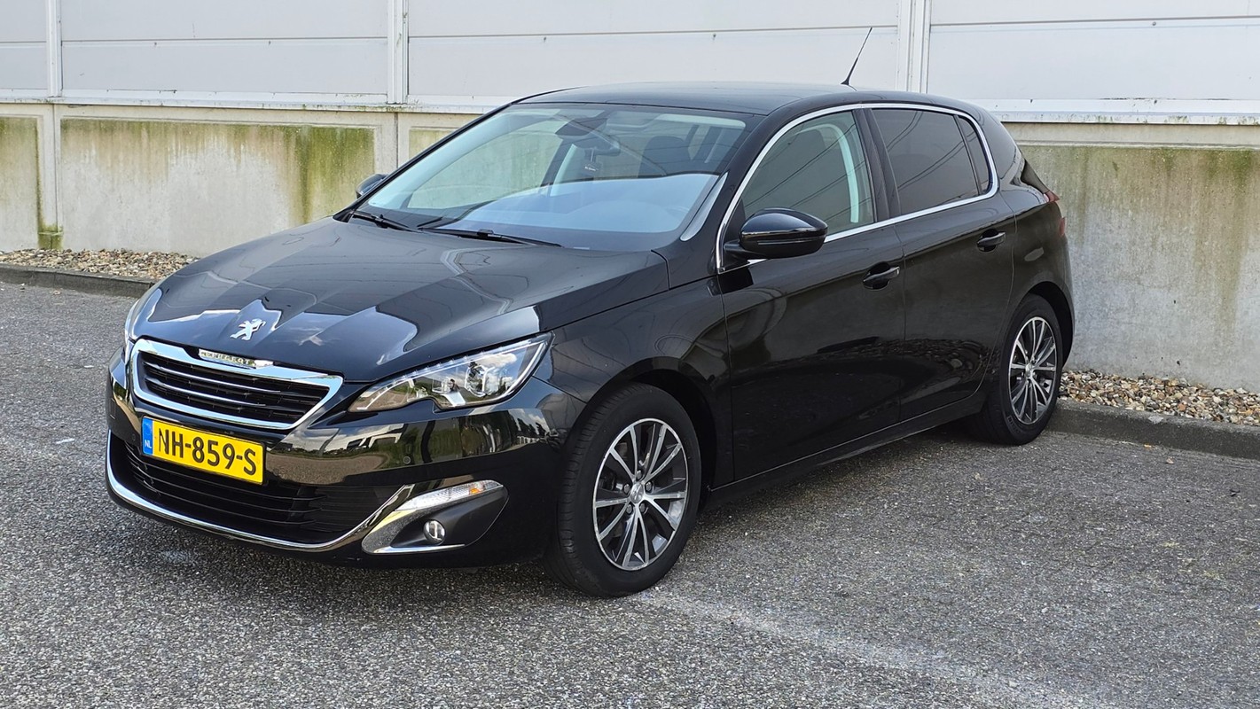 Peugeot-308-1.2 PureTech Allure | Lease One en Lenen op Maat maken het mogelijk!