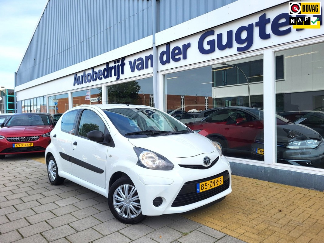 Toyota-Aygo-1.0 VVT-i Comfort / Airco / Elek. Ramen / NL Auto / | Lease One en Lenen op Maat maken het mogelijk! Toyota-Aygo-1.0 VVT-i Comfort / Airco / Elek. Ramen / NL Auto / | Lease One en Lenen op Maat maken het mogelijk!