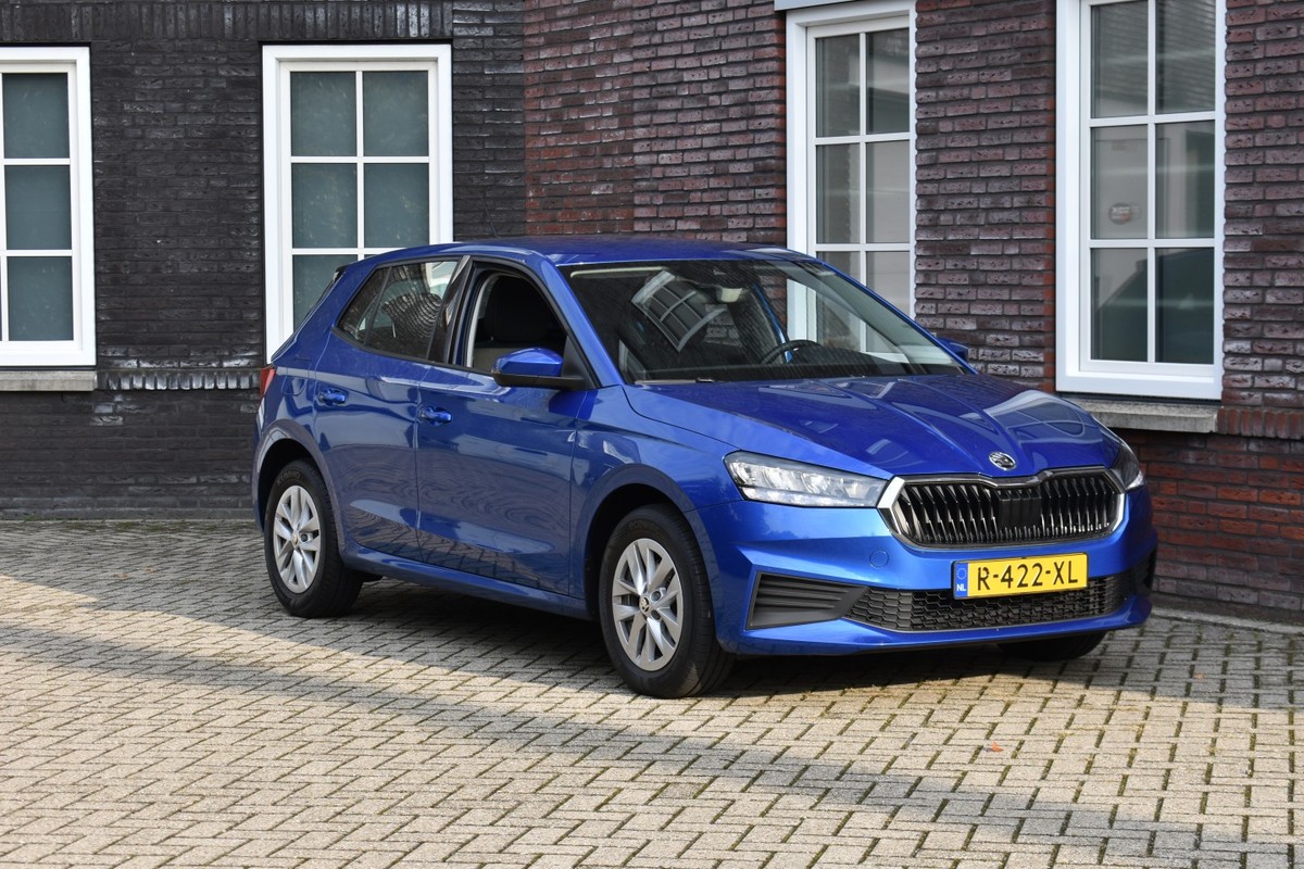 Škoda-Fabia-Automaat/Cruise control/LMV/Apple car play Wij zijn op afspraak geopend! Graag bellen voor uw komst. | Lease One en Lenen op Maat maken het mogelijk!