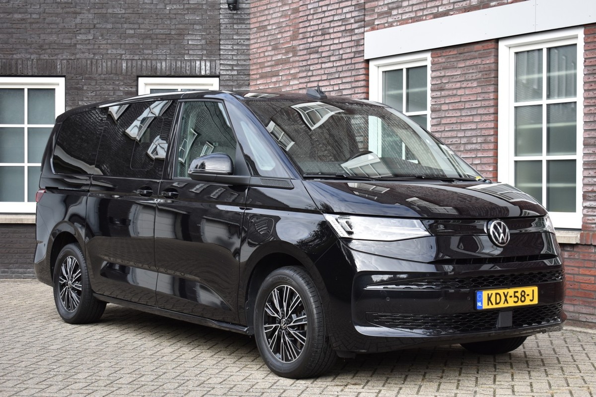 Volkswagen-Multivan-Panoramadak - Trekhaak-Verwarmde stoelen Wij zijn op afspraak geopend! Graag bellen voor uw komst. | Lease One en Lenen op Maat maken het mogelijk!