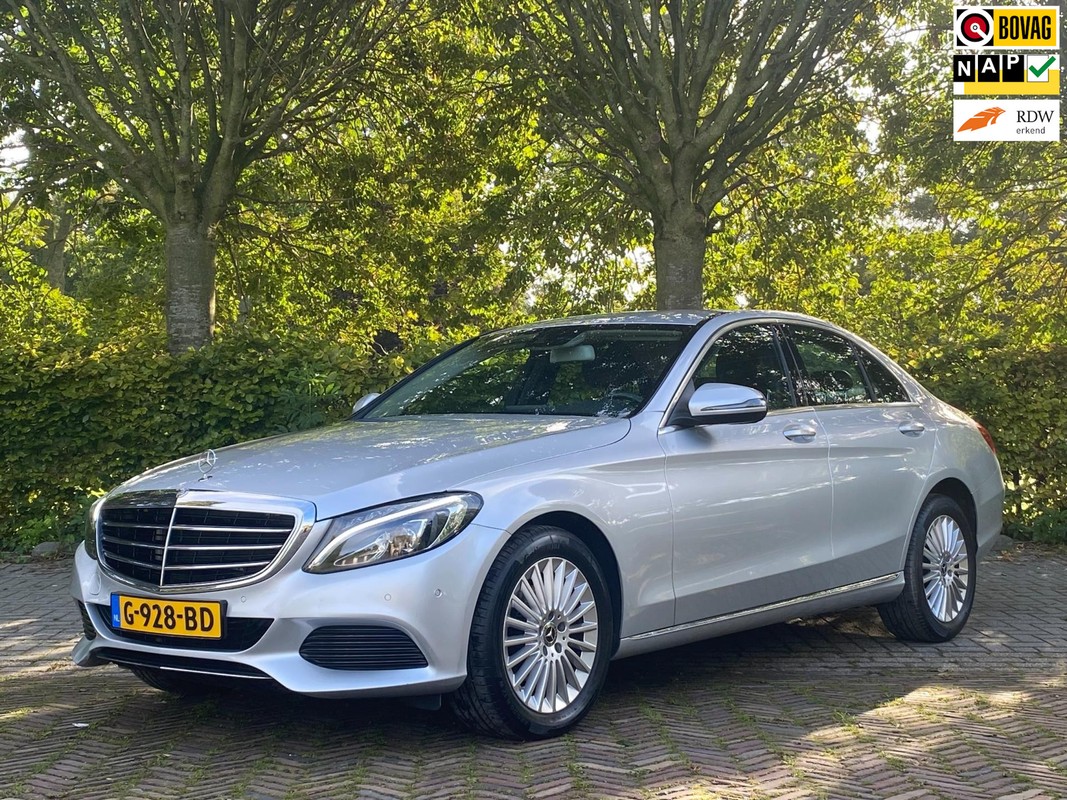 Mercedes-Benz-C-Klasse-180 Premium Plus | Navi | LED | Trekhaak | Garantie | Lease One en Lenen op Maat maken het mogelijk!