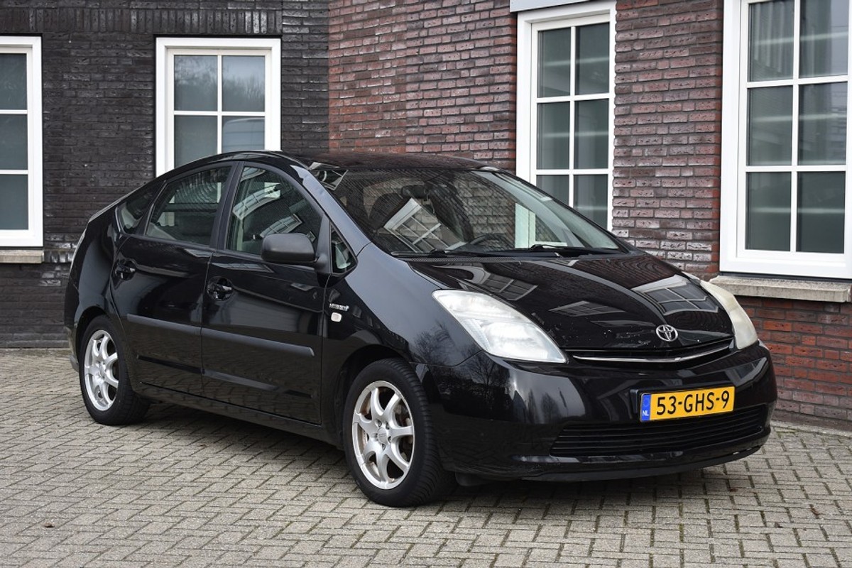 Toyota-Prius-1.5 VVT-i Comfort Wij zijn op afspraak geopend! Graag bellen voor uw komst. | Lease One en Lenen op Maat maken het mogelijk!