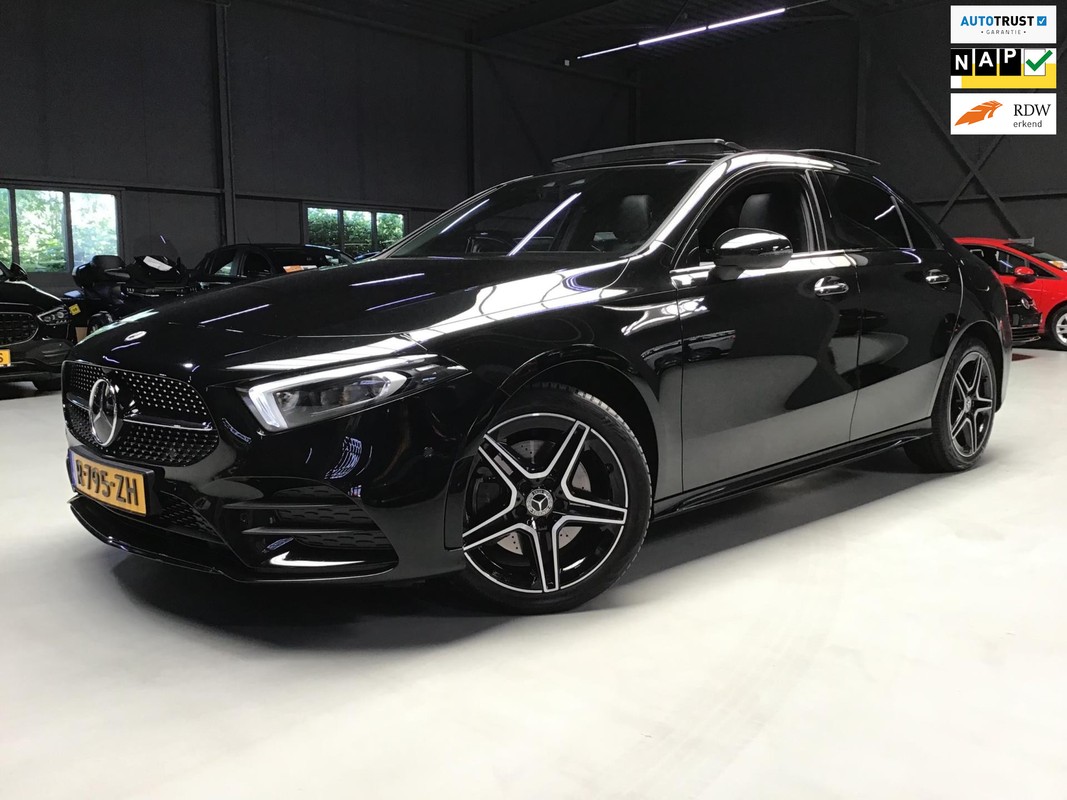 Mercedes-Benz-A-Klasse-250 e Premium Plus I AMG Line I Pano I V-Cockpit I Ambiance I Carplay I NL I HU I 360Cam I Keyless I Leder. | Lease One en Lenen op Maat maken het mogelijk!